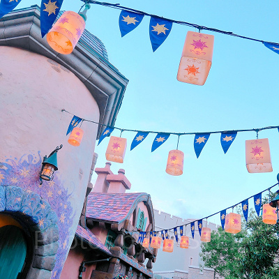 ラプンツェルのシンボル、太陽が描かれたランタン