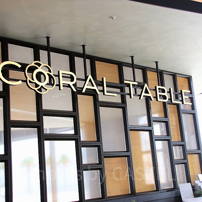 レストラン「コーラルテーブル」