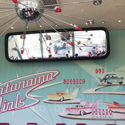 レトロかわいい店内