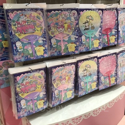 サンリオピューロランド　エントランスショップ　いちご新聞コーナー