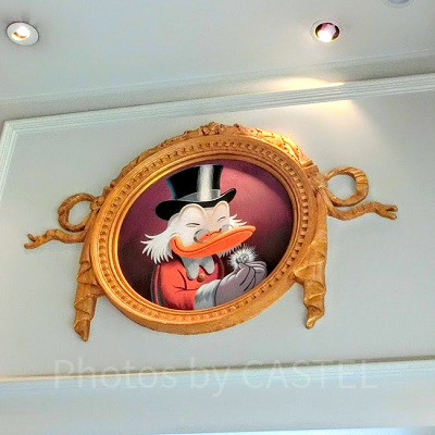 10セントコインを持つスクルージ