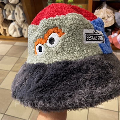 セサミストリートのもこもこバケットハット