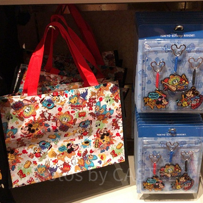 キーホルダーは3つセットになっています