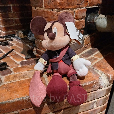 上海ディズニーカリブの海賊グッズ：眼帯ミッキーのぬいぐるみ