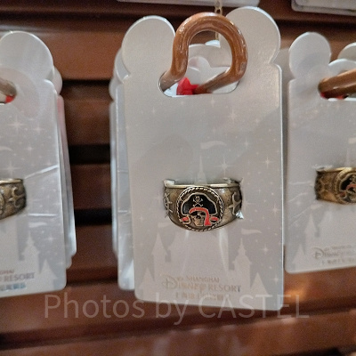 上海ディズニーカリブの海賊グッズ：海賊デザインのリング