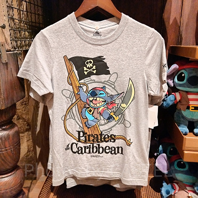 上海ディズニーカリブの海賊グッズ：海賊スティッチのTシャツ（グレー）
