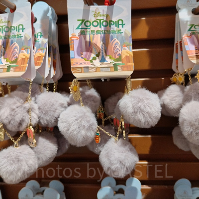 上海ディズニーズートピアグッズ：ジュディのボンボン付アクセサリー