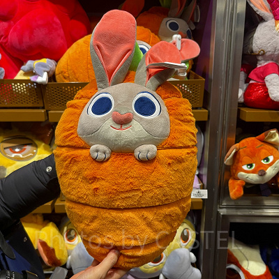 上海ディズニーズートピアグッズ：ジュディのにんじんクッション