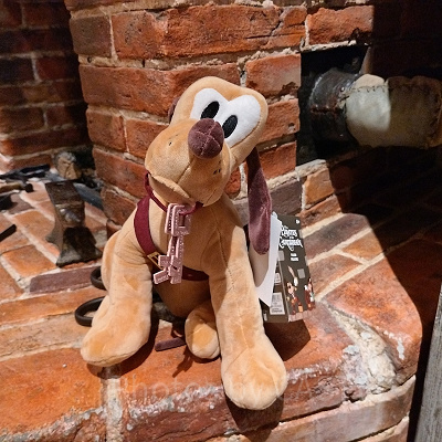 上海ディズニーランドグッズ：プルートのぬいぐるみ（カリブの海賊風）