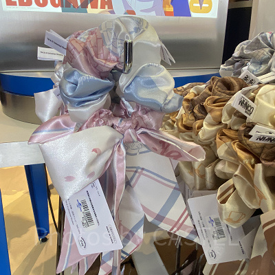 新一＆蘭リボンシュシュ（USJコナングッズ）