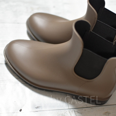 ワンピースとも合わせやすくて疲れにくいサイドゴアブーツ