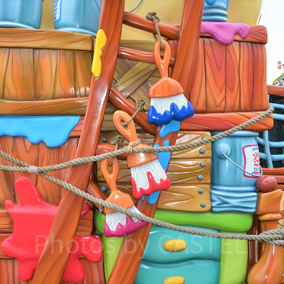 ワゴン（トゥーントーントリート）の側面