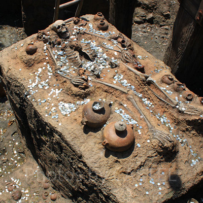 ユカタンベースキャンプグリルの人骨