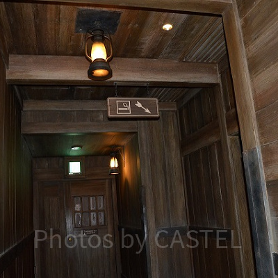 ビッグサンダー･マウンテン横の喫煙所サイン