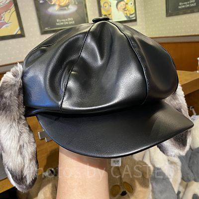 スヌーピーの耳付き合皮キャップ（黒）