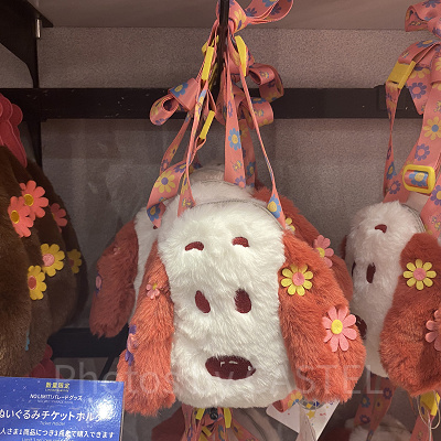 スヌーピーのぬいぐるみチケットホルダー