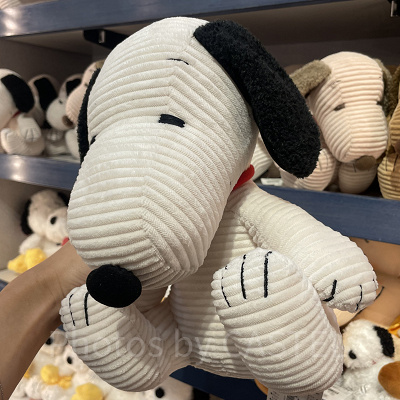 スヌーピーのぬいぐるみ