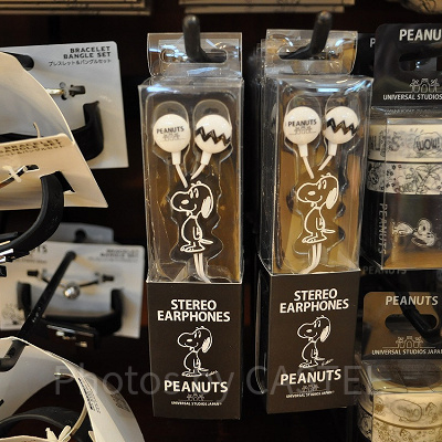 スヌーピー「VINTAGE PEANUTS」モノトーン／イヤホン