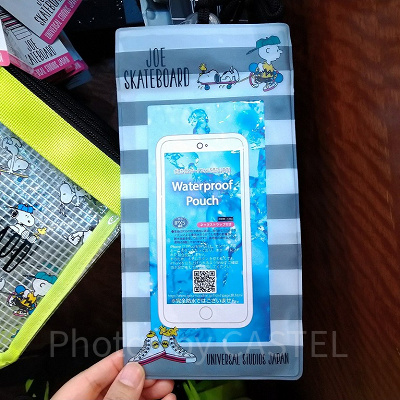 スヌーピーの夏グッズ「JOE SKATEBOARD」ウォータープルーフポーチ