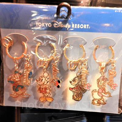 どこかレトロなキーチェーン