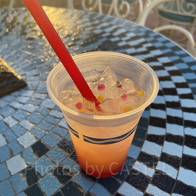 スパークリングカクテル(ラム、ピーチ＆オレンジ)