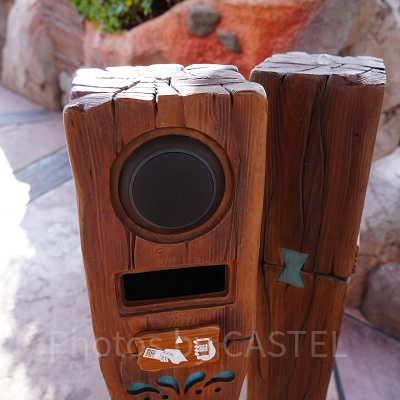 スプラッシュマウンテンのプレミアアクセス読み取り機