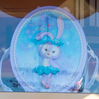 「ストロベリー」味と共に販売されている「ステラ・ルー」のポップコーンバケット