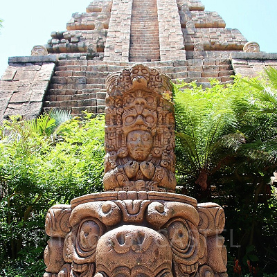 山の怪物、ウィッツの石像