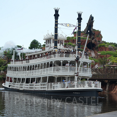 ベビーカーも一緒に乗船できる