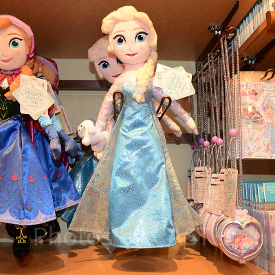 ぬいぐるみ（エルサ）正面