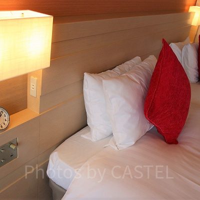 スーペリアフロア「NAGI」枕元のコンセント