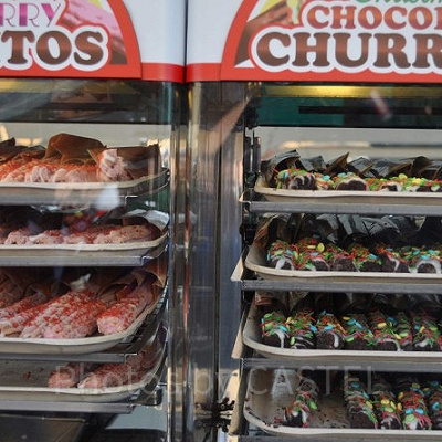 スウィートストロベリーチュリトス（左）