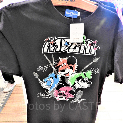 人気の4人が揃ったTシャツ