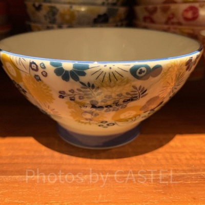 お茶碗　花の総柄