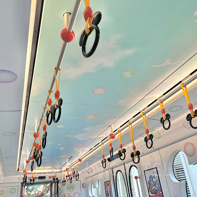 天井には青空が！（カラフルハピネスライナー）