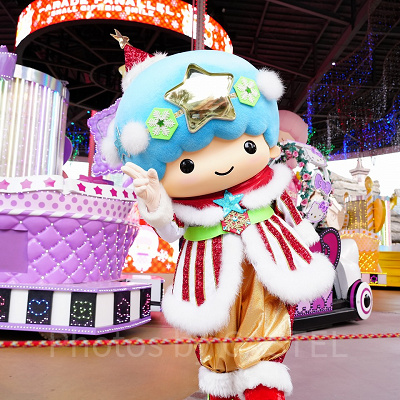 水色の髪の男の子が弟のキキ