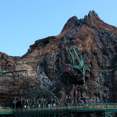 センター・オブ・ジ・アースはミステリアスランドにある