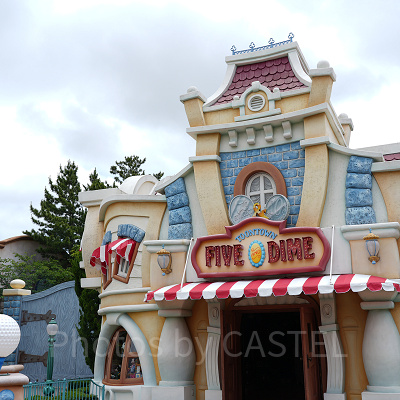 トゥーンタウンの奥は、楽しいスポットがいっぱい