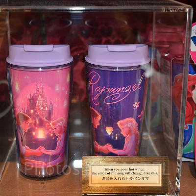 お湯をいれるとデザインが変化します！