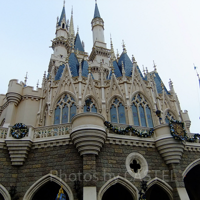 ディズニーランドアトラクションの元になった映画