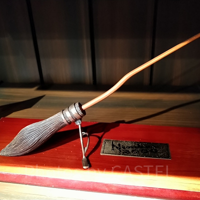 ハリーがクィディッチの試合で乗っていた「ニンバス2000」