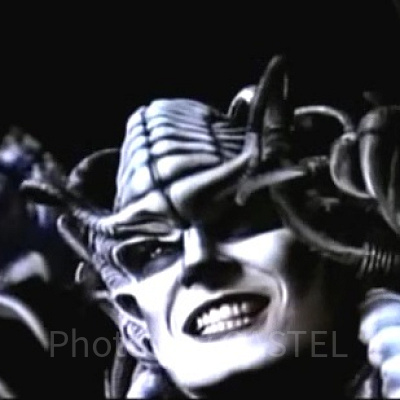 暗黒の星の女王の本来の姿は太陽の女神