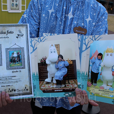 写真は絵本のような台紙つき