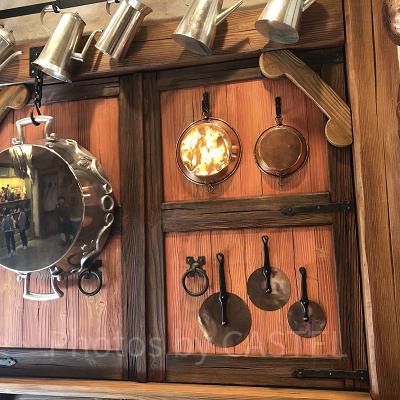 ガストンが鏡にした鍋