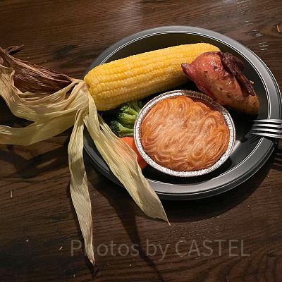 三本の箒のメニュー：ロティサリー・スモークチキン＆シェパーズパイ