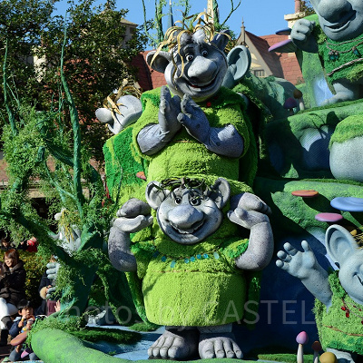 クリストフの人となりを歌ったトロールたち