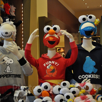 「コスプレサタデー」のテーマは週替わり