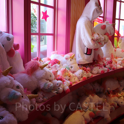 窓のまわりにも、フラッフィがたくさん♡