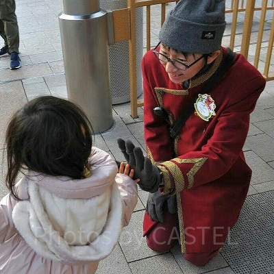 迷子シールや迷子放送はないがクルーが助けてくれます