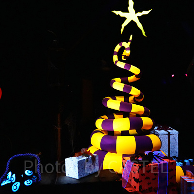 アトラクション内にはツリーのデコレーションが！